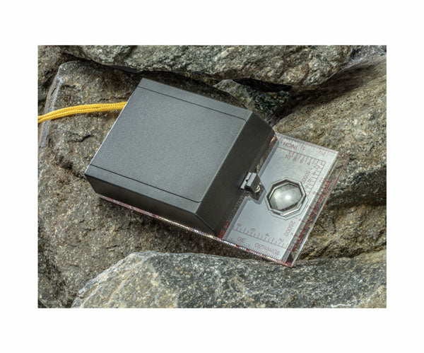 MAP COMPASS WITH SIGHTING MIRROR AND GLOWING MARKERS