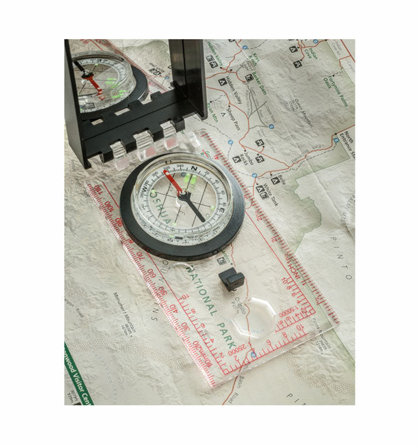 MAP COMPASS WITH SIGHTING MIRROR AND GLOWING MARKERS