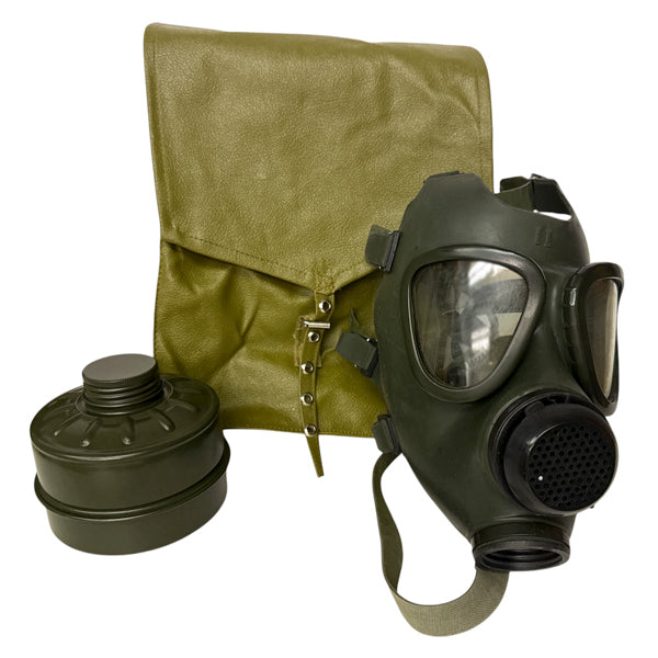 ROMANIAN MILITARY M74 GAS MASK WITH BAG AND FILTER, USED