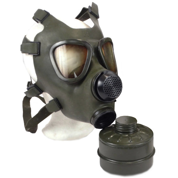 ROMANIAN MILITARY M74 GAS MASK WITH BAG AND FILTER, USED