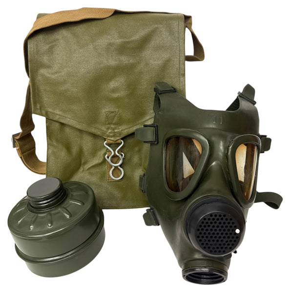 ROMANIAN MILITARY M74 GAS MASK WITH BAG AND FILTER, USED