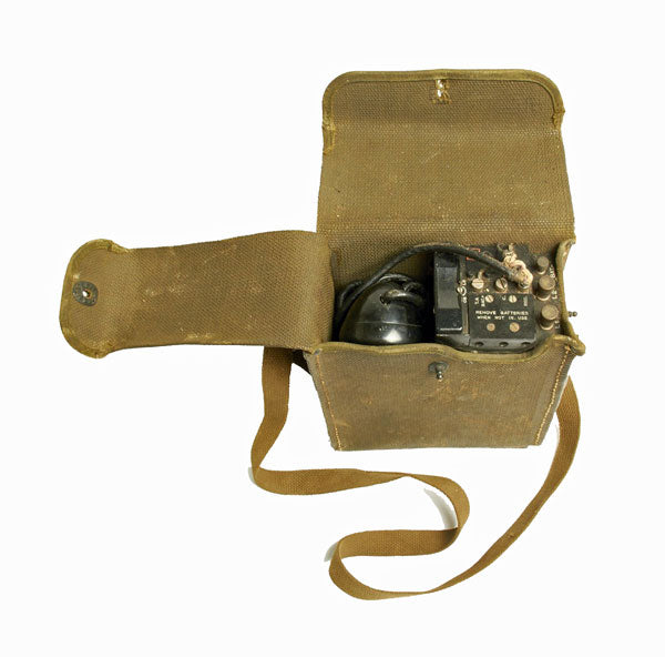 US WWII ARMY SURPLUS EE-8 PHONE IN CANVAS CASE