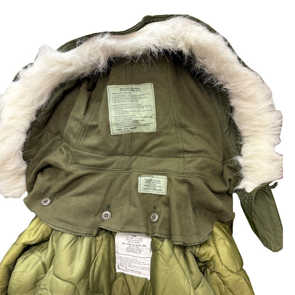 US MILITARY EXTREME COLD WEATHER FISHTAIL PARKA W/LINER AND FAUX FUR HOOD