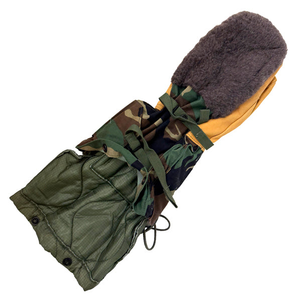 U.S. SURPLUS EXTREME COLD WEATHER MITTENS -MEDIUM
