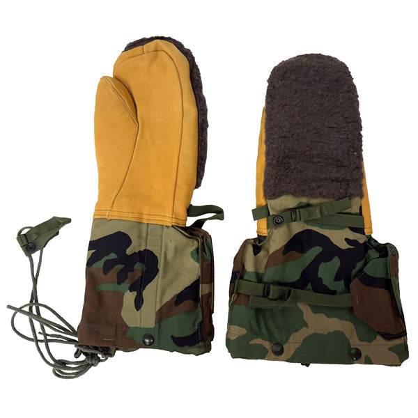 U.S. SURPLUS EXTREME COLD WEATHER MITTENS -MEDIUM