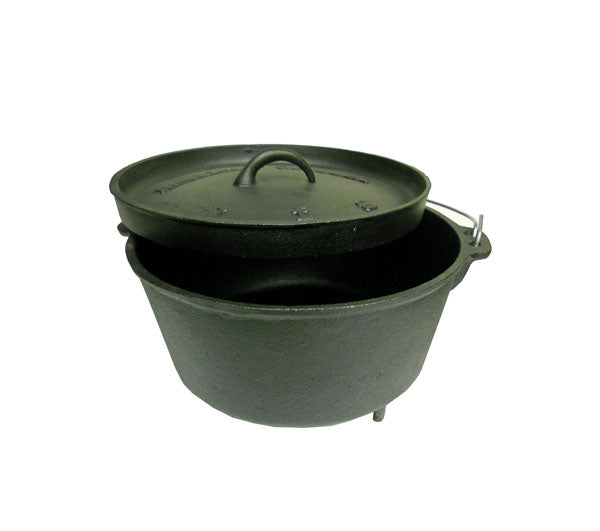 WORLD FAMOUS SPORTS® 9 QT TREATED DUTCH OVEN