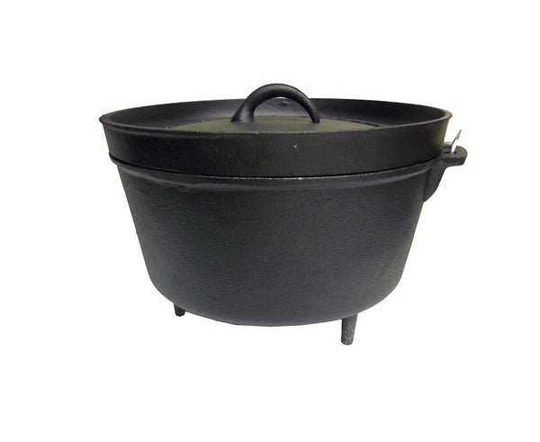WORLD FAMOUS SPORTS® 9 QT TREATED DUTCH OVEN