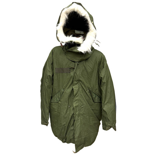 US MILITARY EXTREME COLD WEATHER FISHTAIL PARKA W/LINER AND FAUX FUR HOOD
