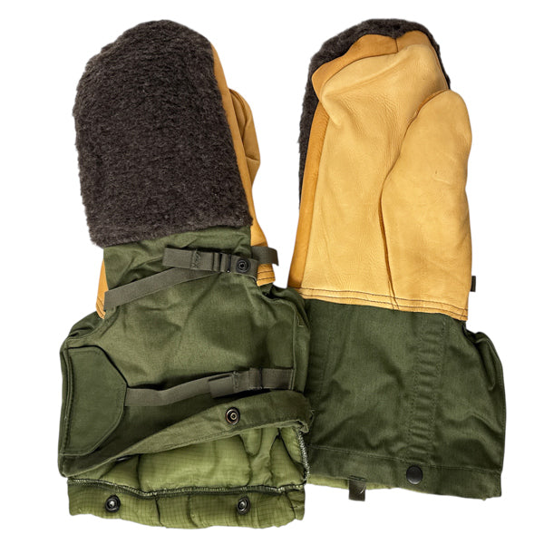 GENUINE US NEW ARCTIC MITTENS WITH LINER