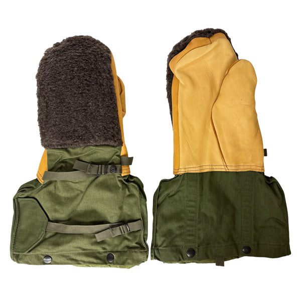 GENUINE US NEW ARCTIC MITTENS WITH LINER