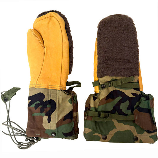 U.S. SURPLUS EXTREME COLD WEATHER MITTENS -MEDIUM